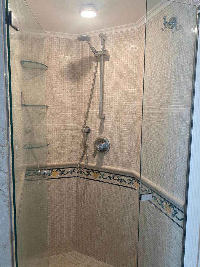 “La Pinta” Elegante Appartamento Al Vomero Neapel Exterior foto